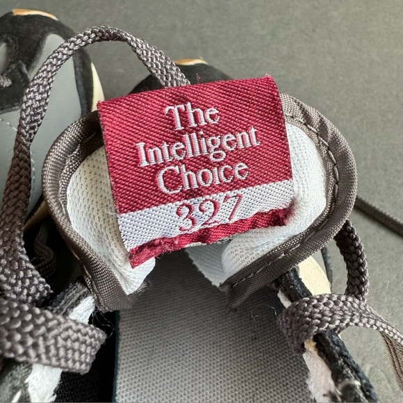 New Balance 327 Sneakers Black Gray Cream Casual Trainers Tennis Shoes Mens 5 - Picture 8 of 11